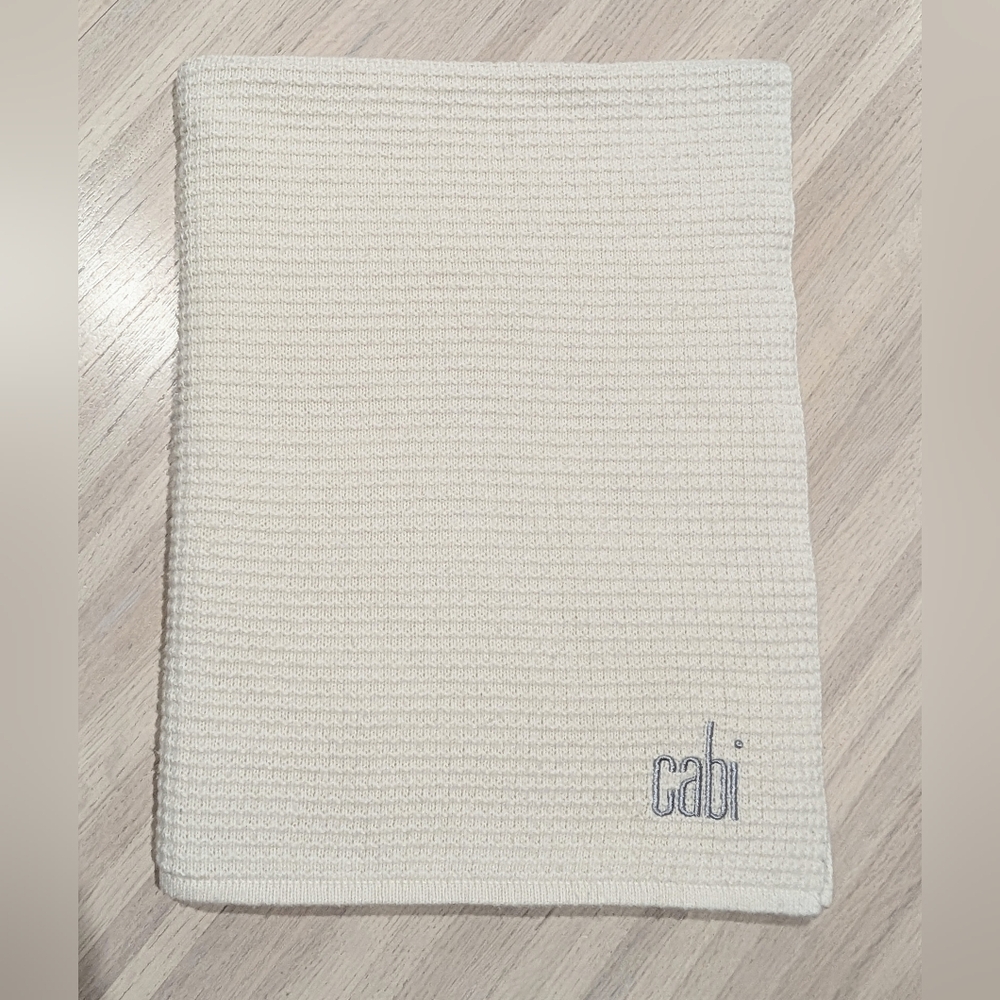 CAbi Creamy White Textured Shawl/Wrap/Throw 30"x80" EXCELLENT CONDITION